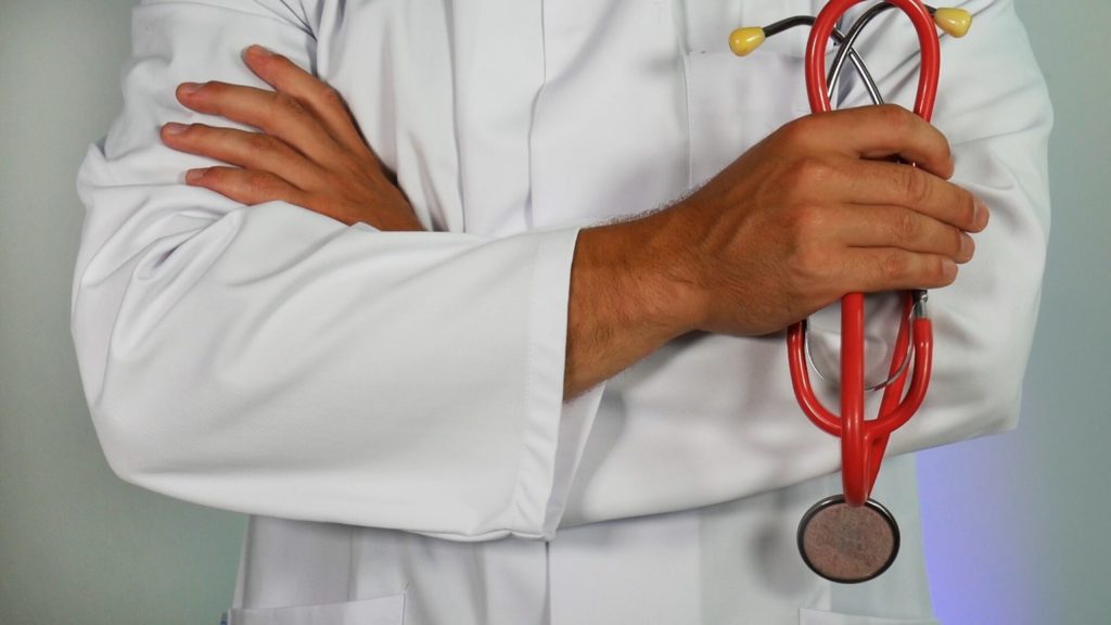 No dejes perder tu decreto como Médico Cualificado sino puede pasar esto