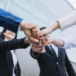 Requisitos necesarios y elección para convertirse en corporación de individuos